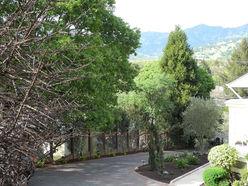 The Chanric Inn คาลิสโทกา ภายนอก รูปภาพ